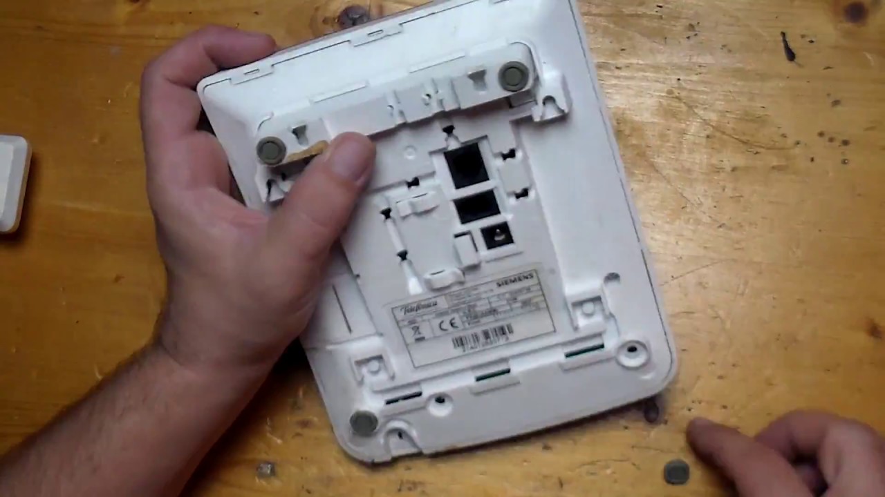 ¿Cómo se arregla un teléfono fijo