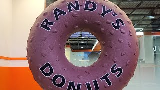 [일상]대구 중구 동성로 불금 실시간 유명한 랜디스 도너츠 RANDY&#39;S DONUTS 오랜만에 나와본 중앙통에서...육대표님 혹이 이거 랜디 브랜드일까요?