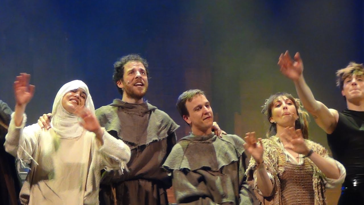 Forza Venite Gente 2023: applausi e medley