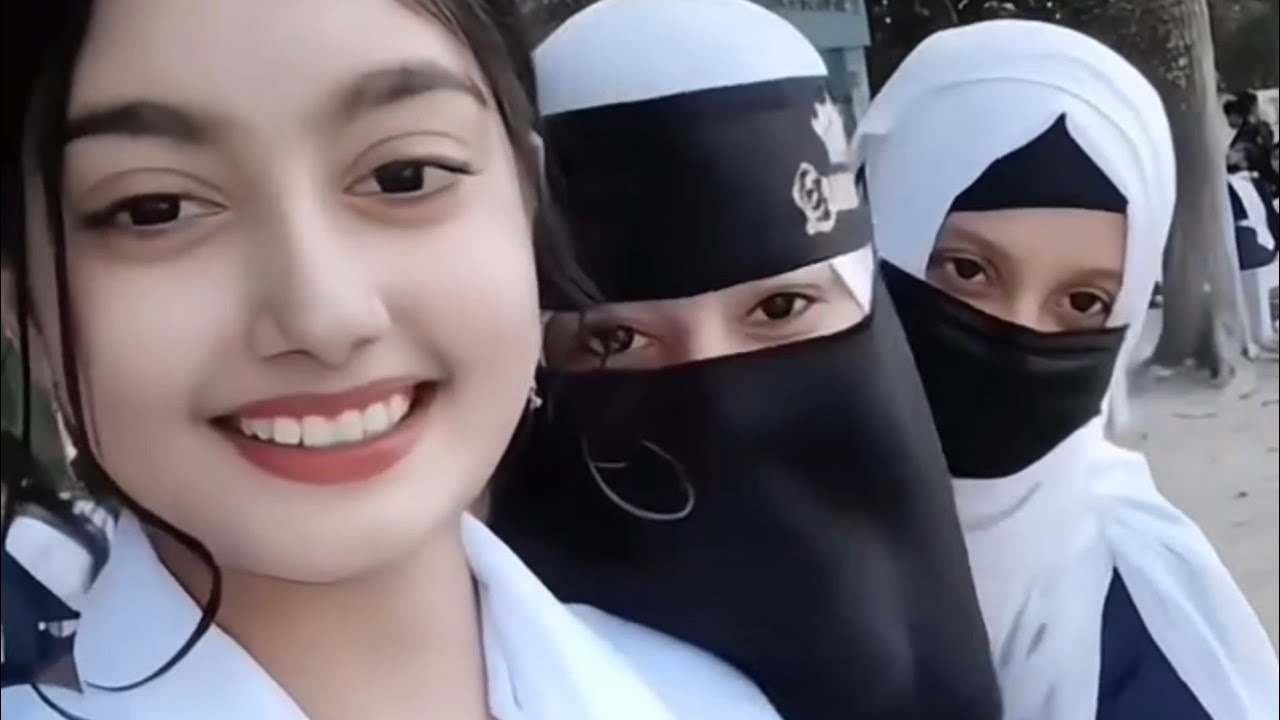 Tumi Amar Amoni Ekjon 