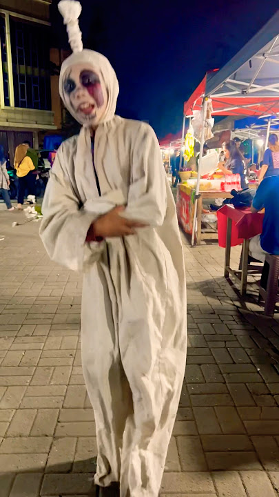 Pocong lompat lompat