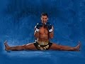 Andy Hug, master of Kyokushinkai  - Techniques Kumite Karate Kyokushin and martial splits stretching