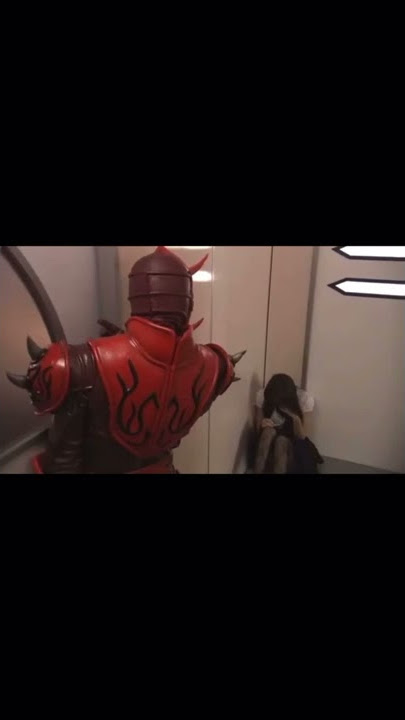 kamen rider den-O Episode 28 Funny scene Hana-chan punches Momotaros off of Den-Liner