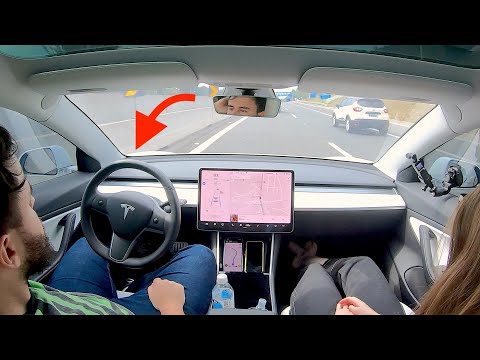 Vídeo: É legal dormir enquanto dirige um Tesla?