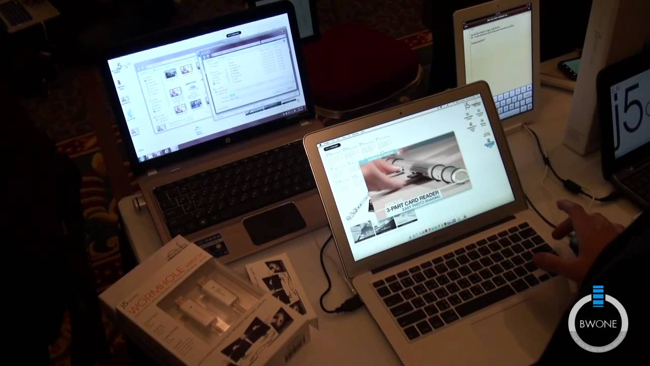 gaming logo Wormhole: PC To Mac USB Cable - CES 2012 - BWOne.com