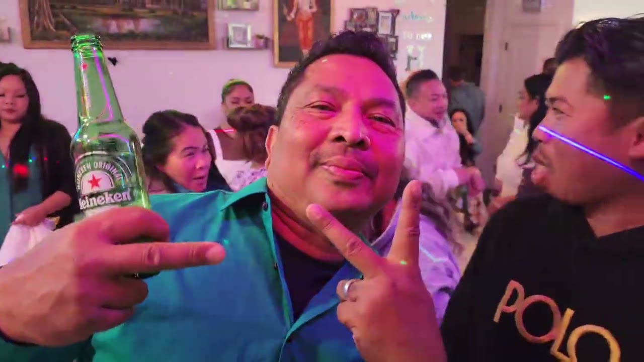 Having a great time at the birthday party🥳🥳