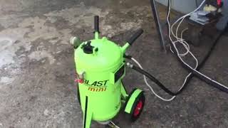 ‘Пескоструйный аппарат ’Airblast-mini’’ с электроуправлением.