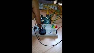 Alarma con pulsadores , LEDS y Buzzer