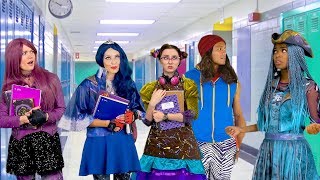DESCENDANTS 3 BACK TO SCHOOL. (Guess what Uma Does with 3 Wishes from Genie) Totally TV
