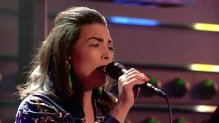 Caro Emerald - Feel it still (een cover van Portugal The Man) Resimi