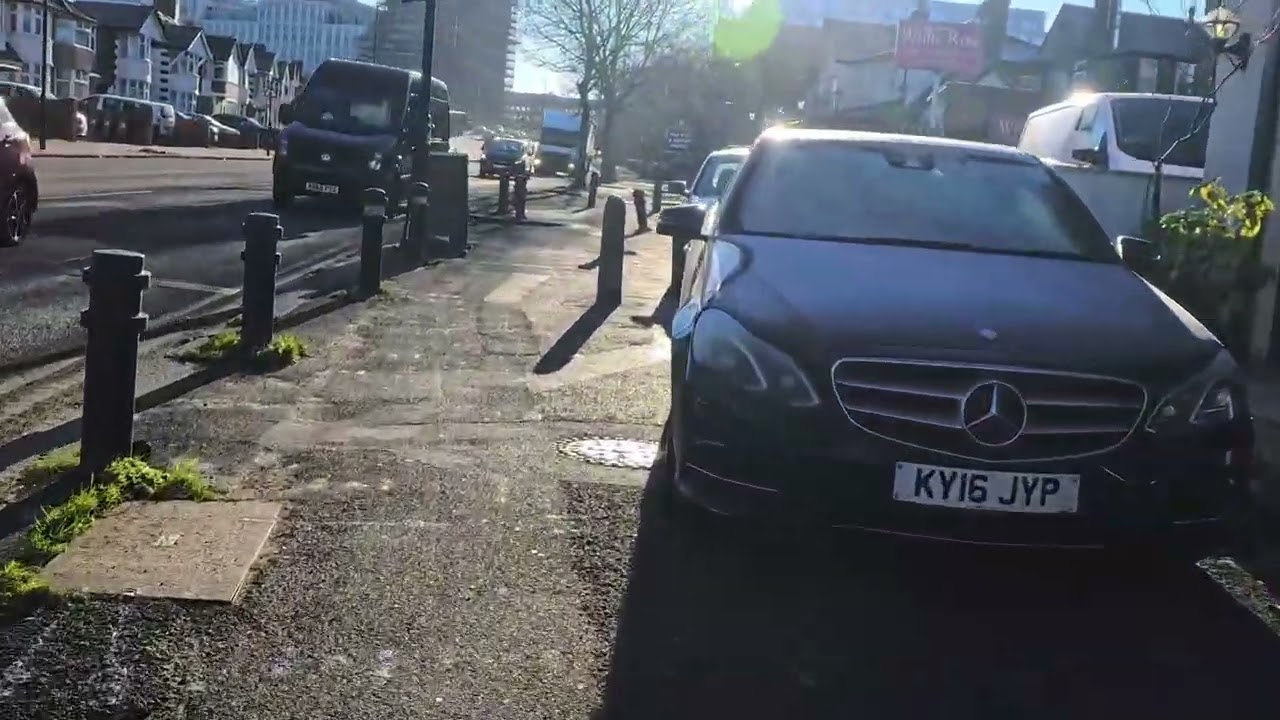 Walking in Northwest London - Wembley to Ealing