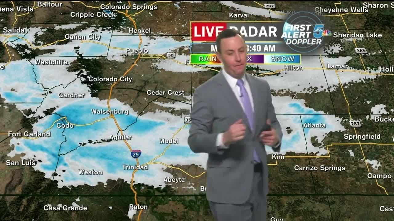 Scattered morning snow showers with COLD air all day - YouTube