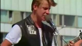 The Twisters: Why Don´t Somebody (live 1980) chords