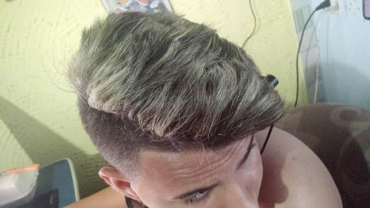 cabelo degrade com luzes masculino