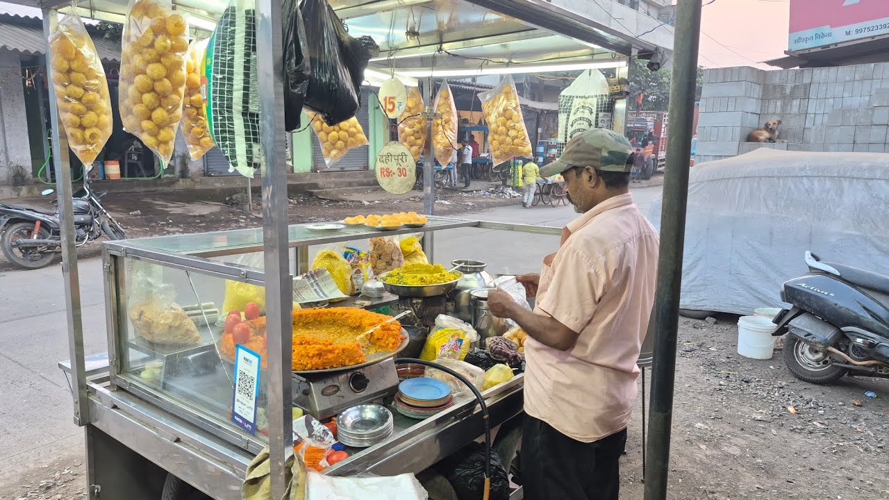 Thand Ke Mausam Mein Panipuri aur chat khane ka alag hi Maja hai😋😍@Sandeep_gupta23 