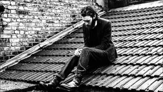 Vignette de la vidéo "Can't Help Falling In Love (Elvis Presley Cover) - Keaton Henson"