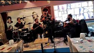 Deni̇z Firtina Niye Çatın Kaşlarını