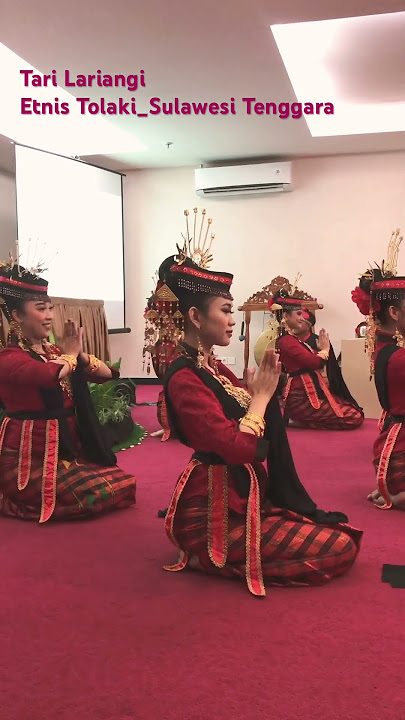 Menari Tari Lariangi Etnis Tolaki Sulawesi Tenggara