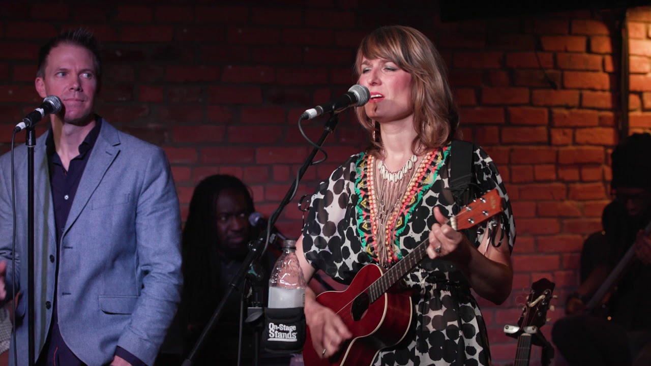 It's Gonna Rain - Tammy Rochelle - Live in Nashville, Tennessee - YouTube