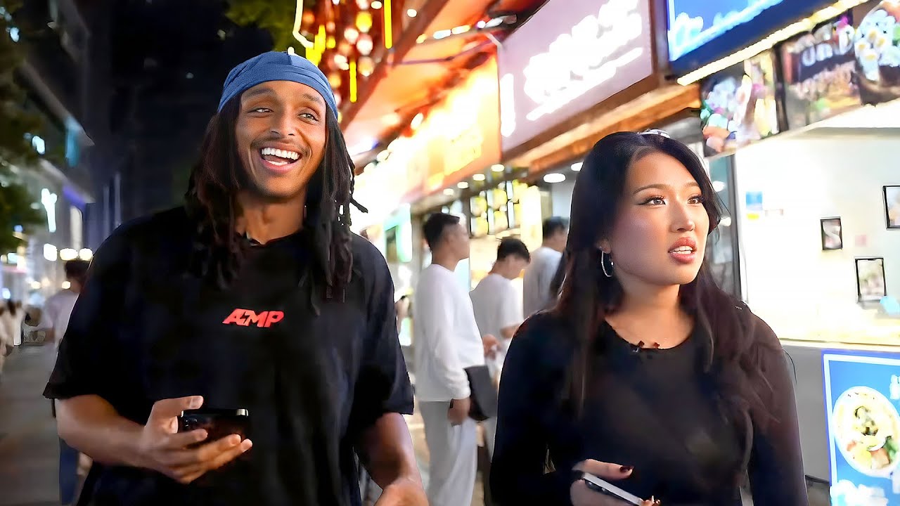 Agent & Nina explore a night market in Chongqing