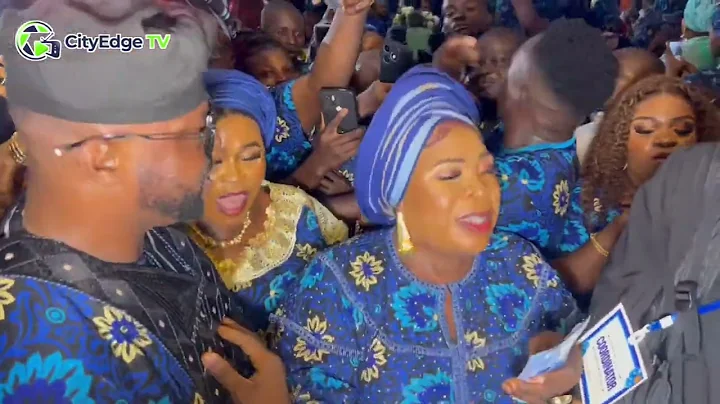 MADAM SAJE, SAIDI BALOGUN, MUKA RAY ON STAGE AT ODUNLADE ADEKOLA FATHER BURIAL 