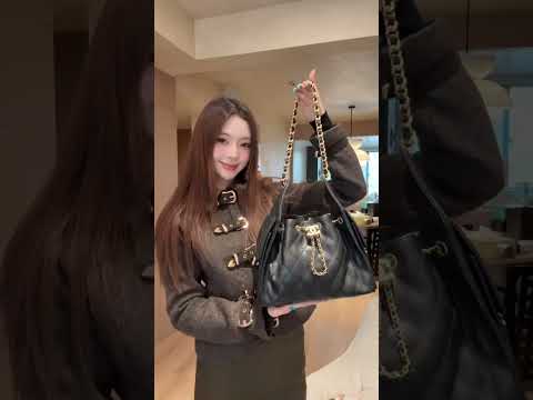 25백 캐비어 언박싱 실시간 라이브방송중  #유튜브 #틱톡 #언박싱 #패션 #코디 #콘텐츠제작 #라방 #unboxing #review #beautiful