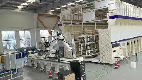 Robot lắp ráp linh kiện điện tử