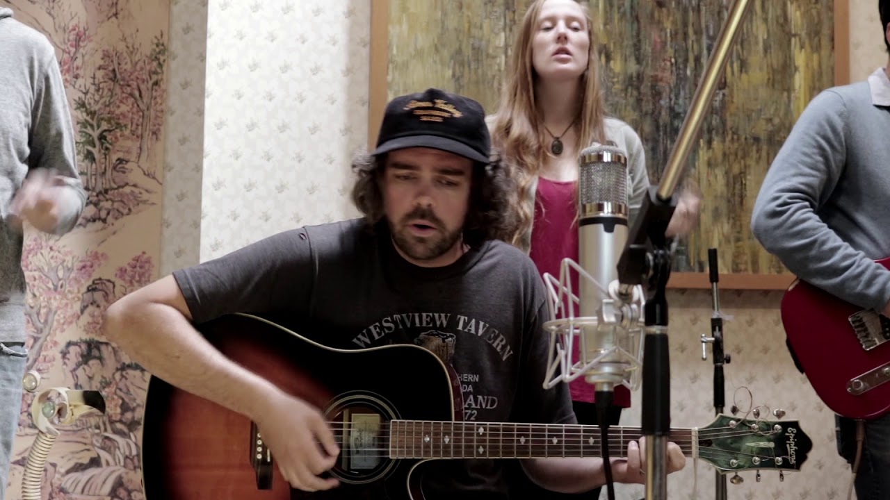 "Words For Days" LIVE ACOUSTIC - The Town Heroes auf YouTube ansehen "Words For Days" LIVE ACOUSTIC - The Town Heroes auf YouTube ansehen