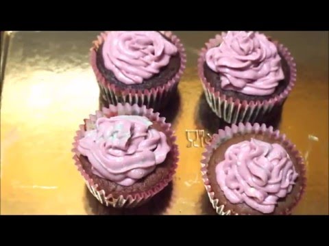 Cupcakes Crema Din Unt Si Crema De Branza Pentru Decorat Cupcakes