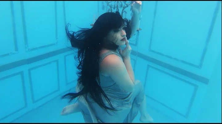Felicia Davis and J Lutsky Photo underwater