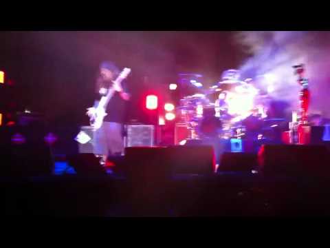 korn-10-lowrider-&-solo-bass-and-drums-@-mexico-city-2010
