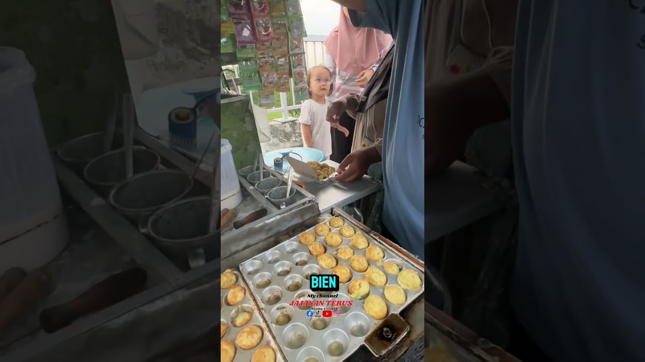 Proses pembuatan telur congkel dengan terigu