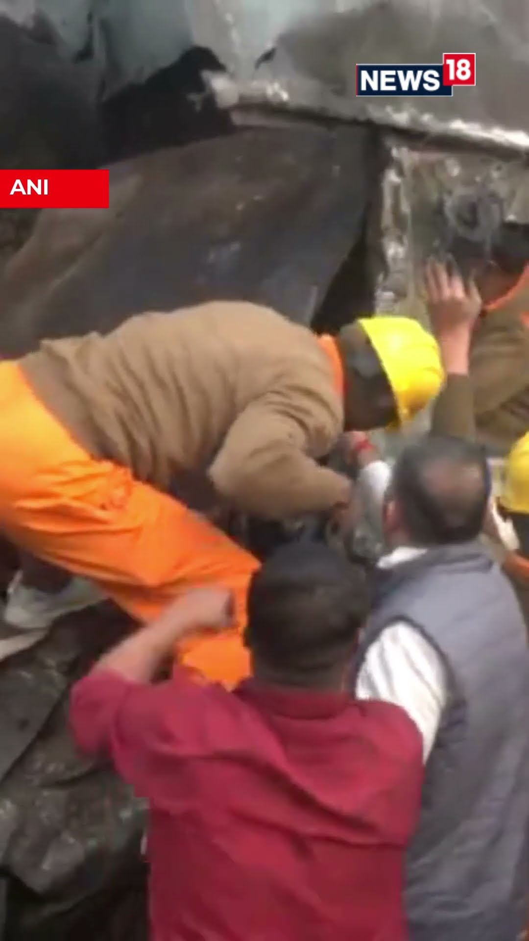 7 Dead, Many Critical In Huge Fire As Gas Tanker Crashes Into Vehicles On Jaipur-Ajmer Highway -N18S