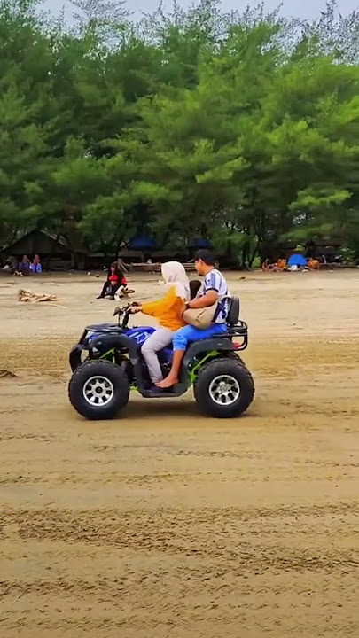 Pantai serang blitar.pantai yang bersih dan indah