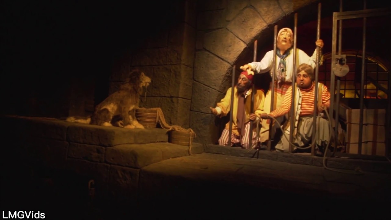 [4K] Pirates of the Caribbean ride - Walt Disney World - Magic Kingdom (Extreme Low Light) POV