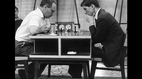 Amazing Chess Game : Mikhail Botvinnik vs Bobby Fischer - Gruenfeld Defence, Varna Olympiad 1962