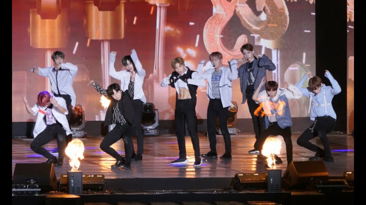 180723 워너원(Wanna One) 활활 (Burn It Up) [4K] 직캠 Fancam (울산 썸머페스티벌) by Mera