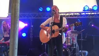 Download Lagu Nadua live met haar band op bevrijdingsfestival Assen MP3 Download Lagu Nadua live met haar band op bevrijdingsfestival Assen MP3