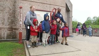 Firefighters Spend Time With Deaf Students At Tulsa Zoo