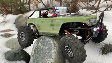 Trail to the Glacier! SCX24 DeadBolt snow and rock crawling