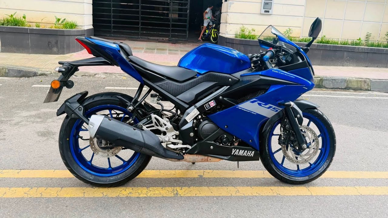 Yamaha R1 2022 Blue