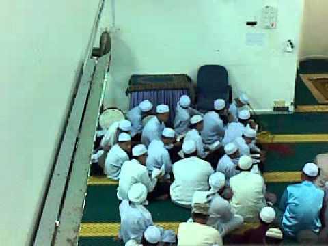 Qasidah burdah anak-anak Maahad Tahfiz Darul Hadith - YouTube