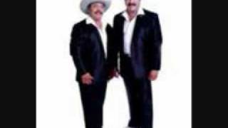 Video thumbnail of "Chuy vega  Hazlo Por  Mi Corazon"