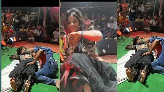 गोडलस ढोड़ी पर गोदनवा वाला ना//Bhojpuri song 2022 arkestra dance screenshot 5