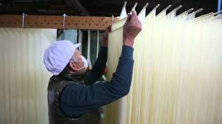 そうめんの総本山！三輪素麺の里で見る手延べの技　亀屋植田製麺所｜しゃかいか！