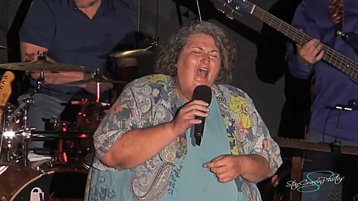 April Sanders sings Mr Man In The Moon 07 03 22
