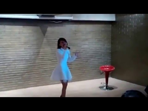 趙展彤 愛是懷疑 Live @ Alex Kwok 郭浩皇Music Live 2016 香港站 by 西班牙愛維華酒莊