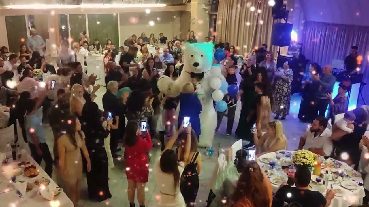 Белый Мишка  на Крестинах 