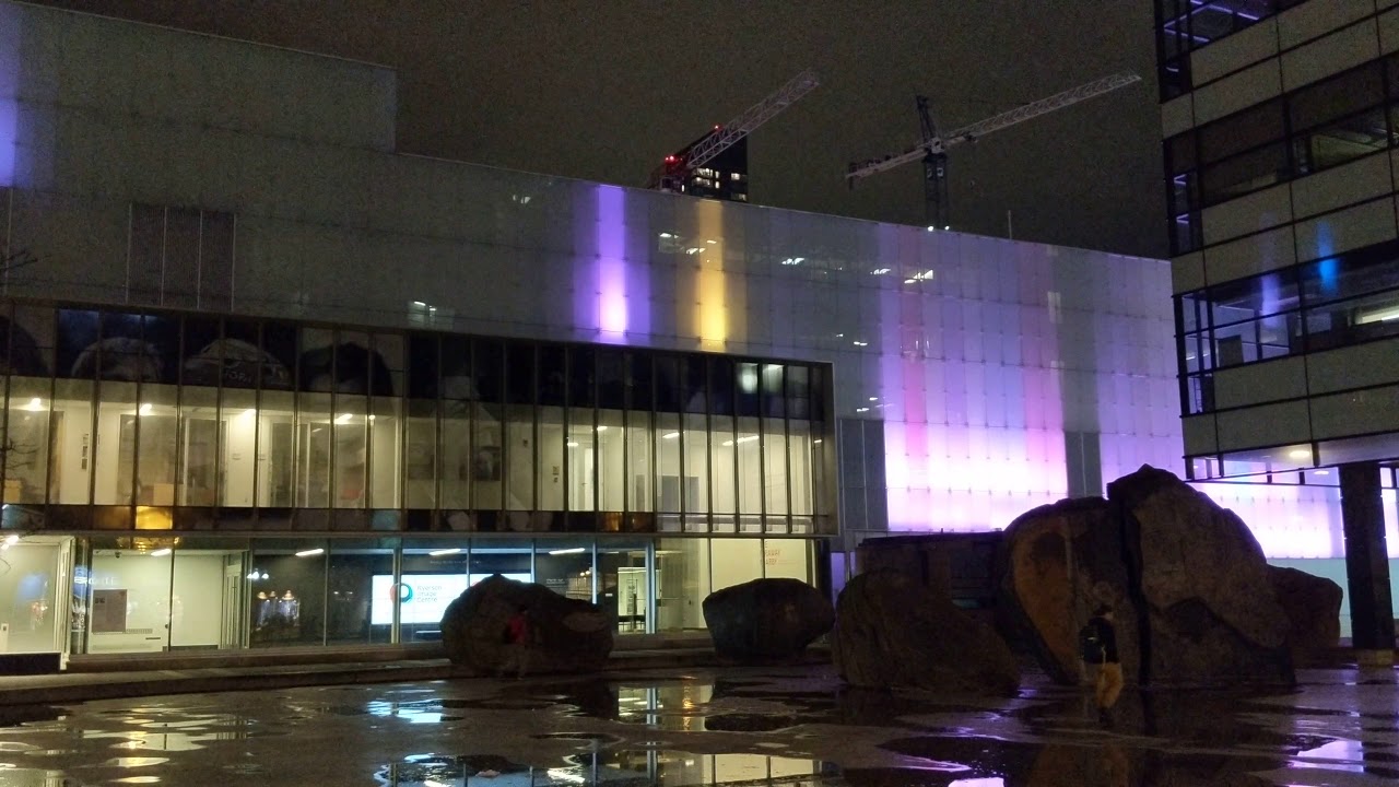 Google Pixel 2 XL - 4K video sample - low light