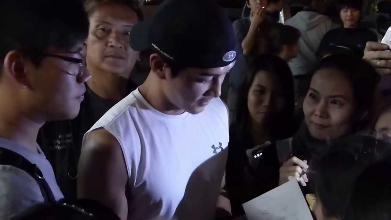 2014.01.22 Song Seung Heon_Arriving At Hotel